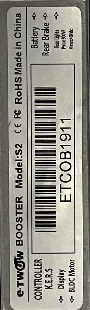 Controleur S2 E-TWOW Booster, fiche carrée V1 spring wire carré Contrôleur pour Booster 2015/2016. 

Contrôleur pour spring-wire carré 
(non compatible avec les Booster V2, c'est-à-dire en 5 fils). Identifiable par la vitesse limitée à 30 km/h lorsque le moteur tourne à vide). 6 FILS